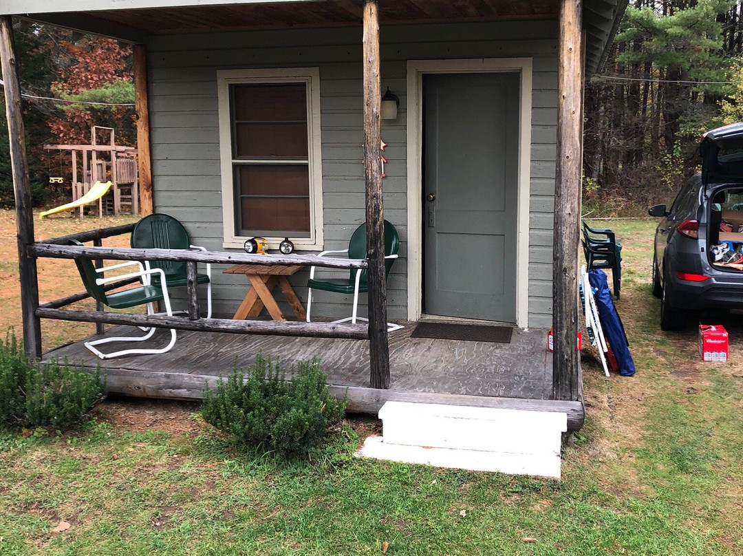 Pine Tree Motel & Cabins主图