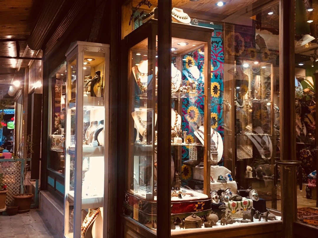 Unique Art Gallery景点图片