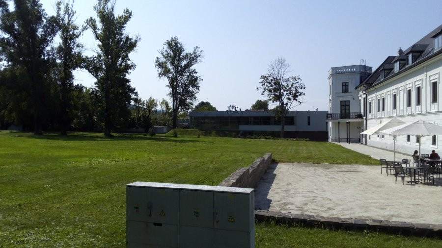 Chateau Appony Library-Oponice必去景点