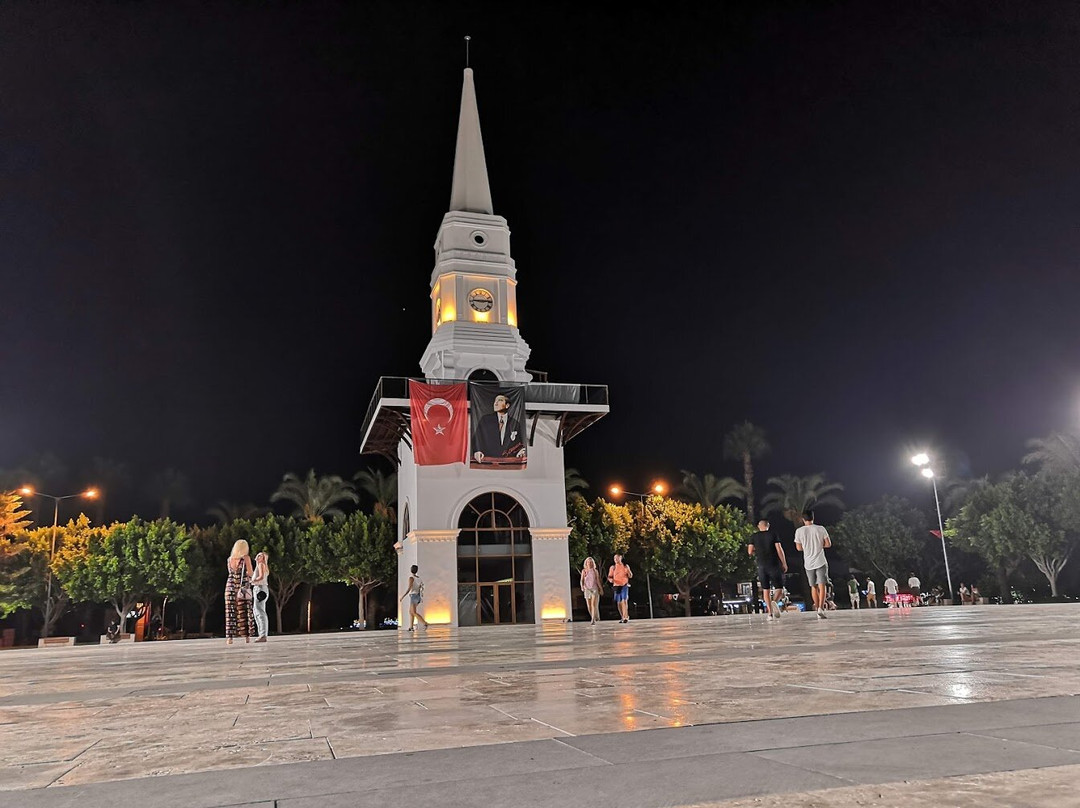 Kemer Cumhuriyet Meydanı-凯梅尔必去景点