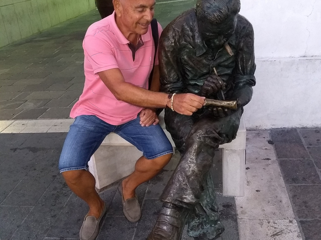 Statua di Benito Jacovitti-Termoli必去景点