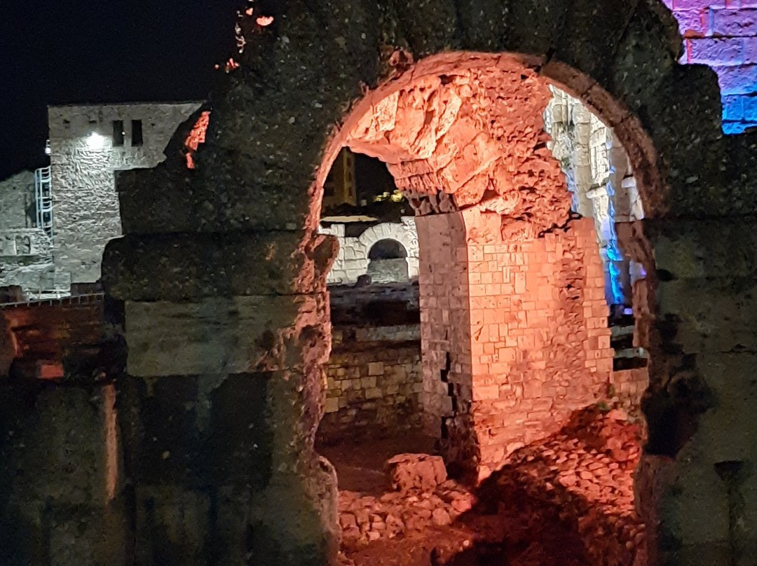 Teatro Romano-奥斯塔必去景点