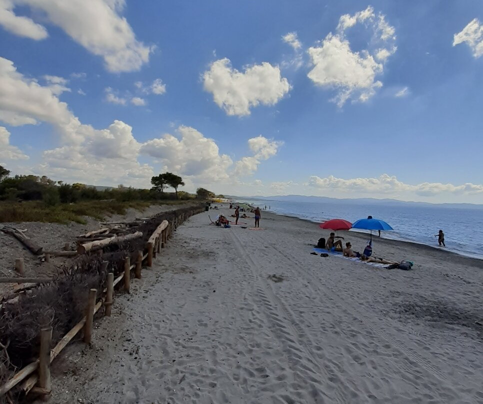 Spiaggia Perelli 1景点图片