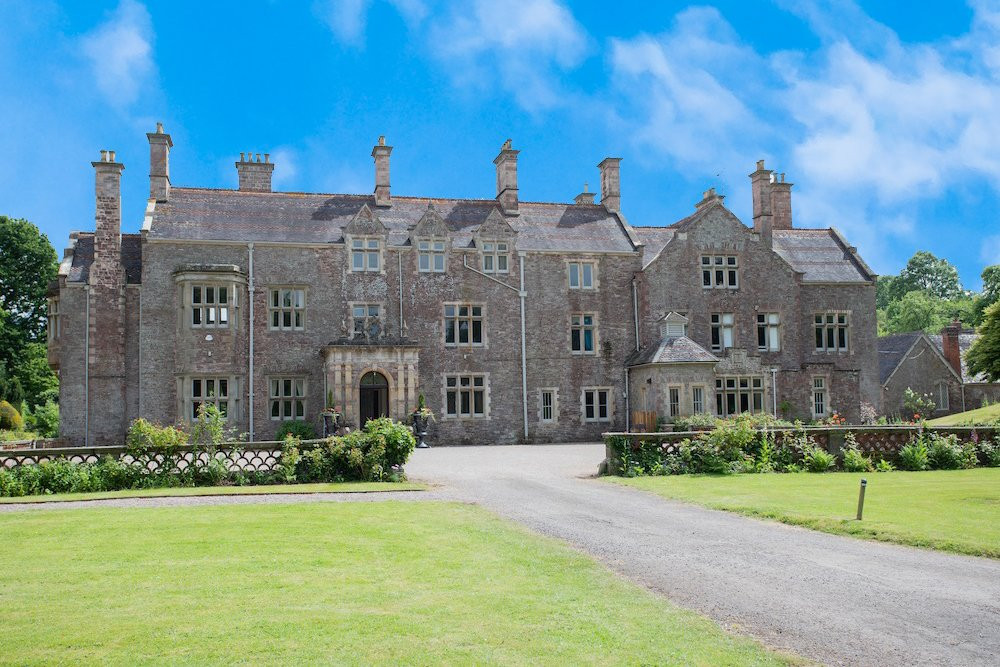 Cefn Tilla Court