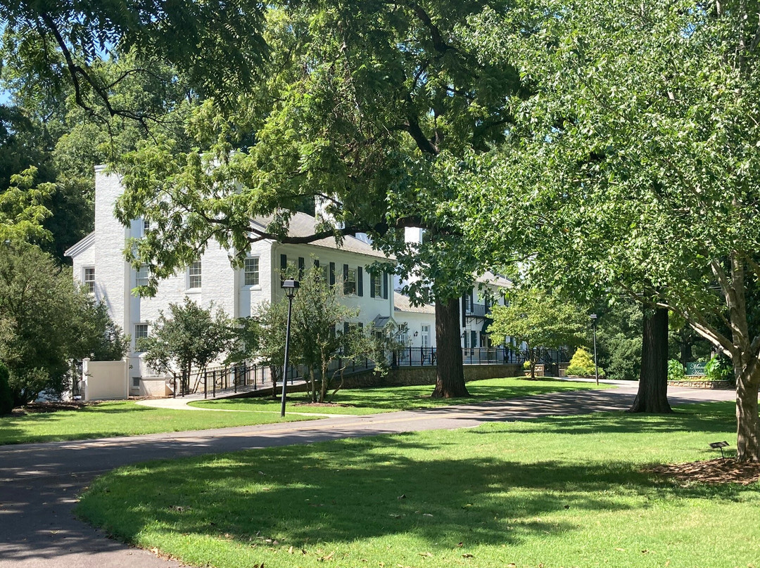 Tanglewood Manor House Bed and Breakfast主图