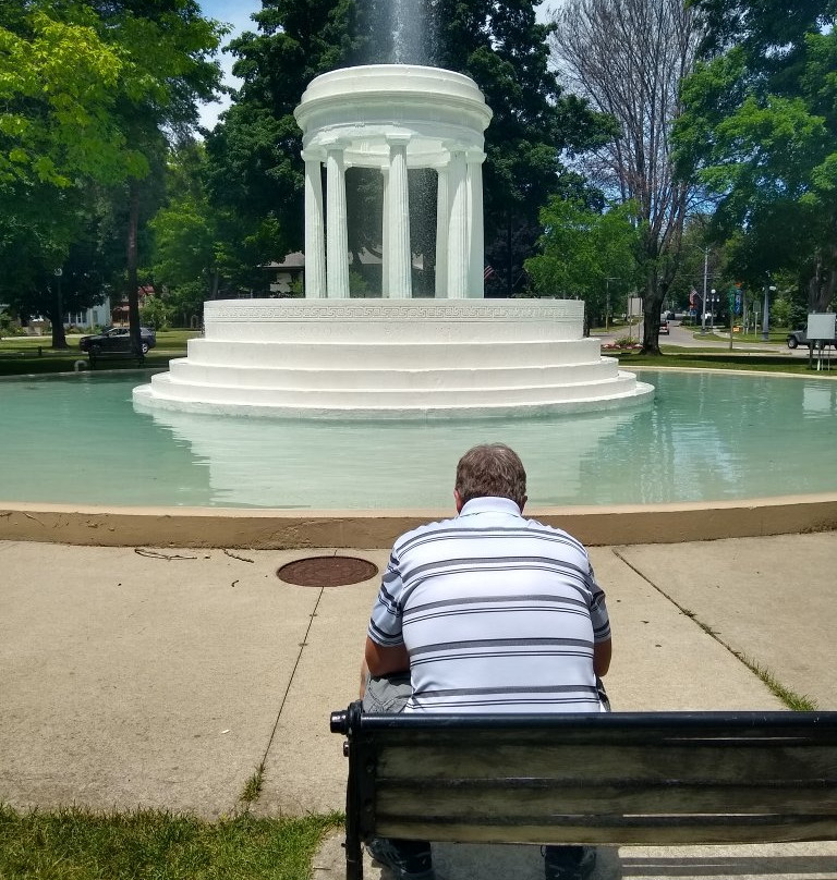 Brooks Memorial Fountain景点图片