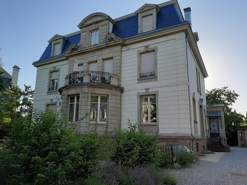 艾琳别墅酒店主图