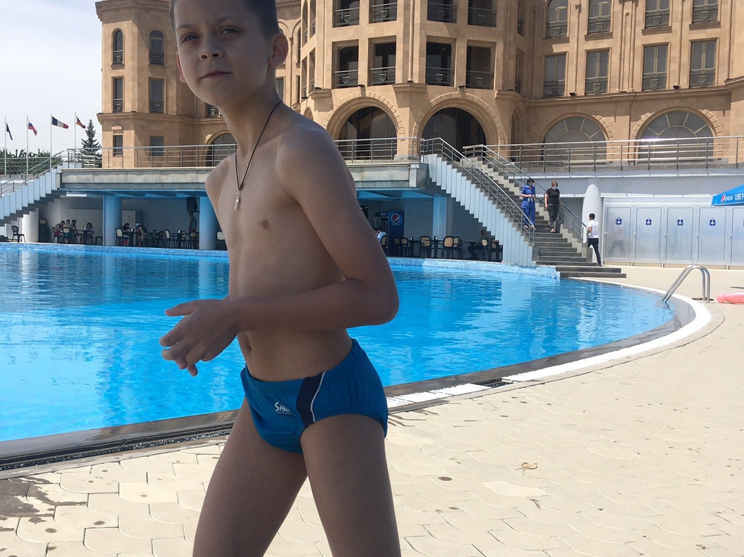 Latar Hotel Yerevan主图