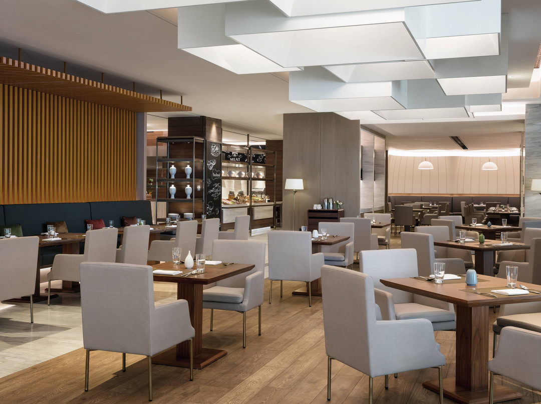 西安蓝海风万怡酒店主图