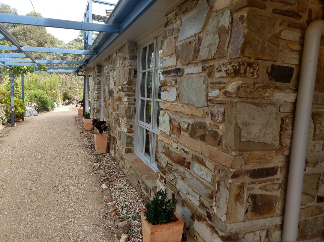 Stone and Straw Estate主图