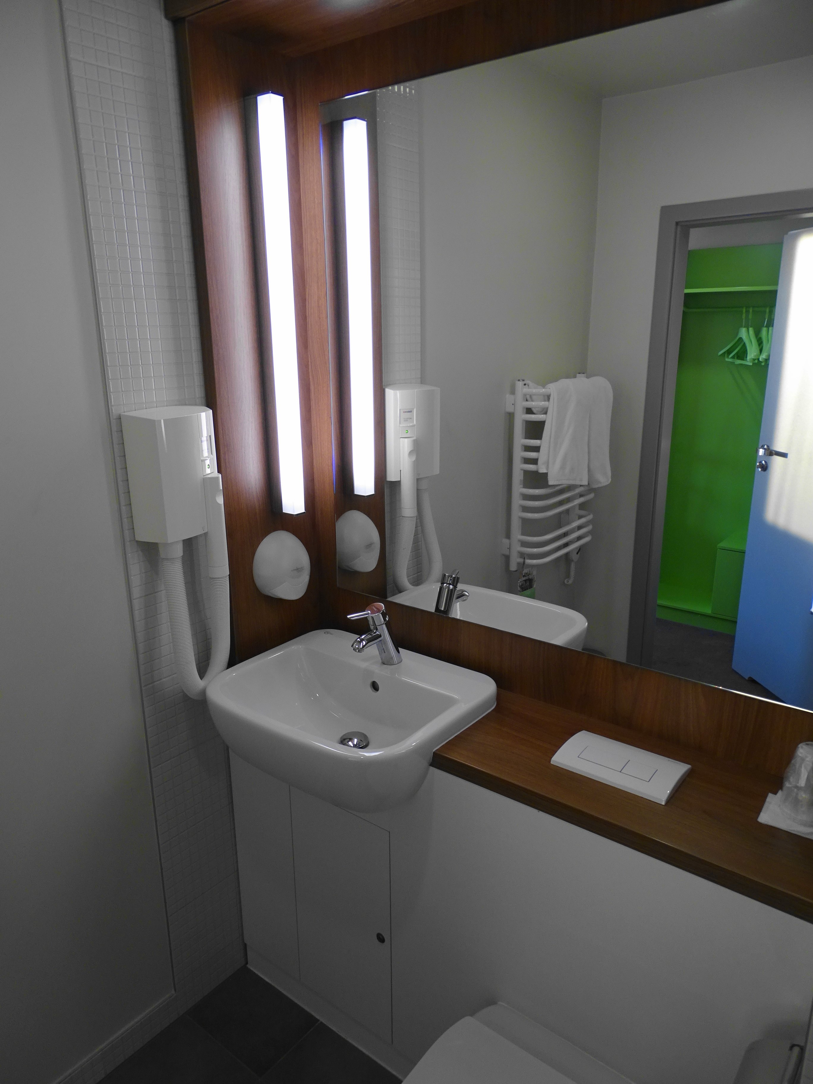 B&B HOTEL Nowy Targ Centrum-浴室