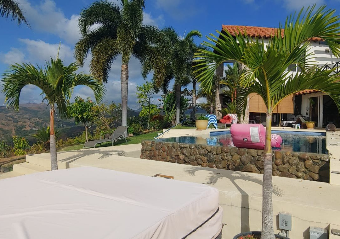 Hawk's Nest Bed & Breakfast主图