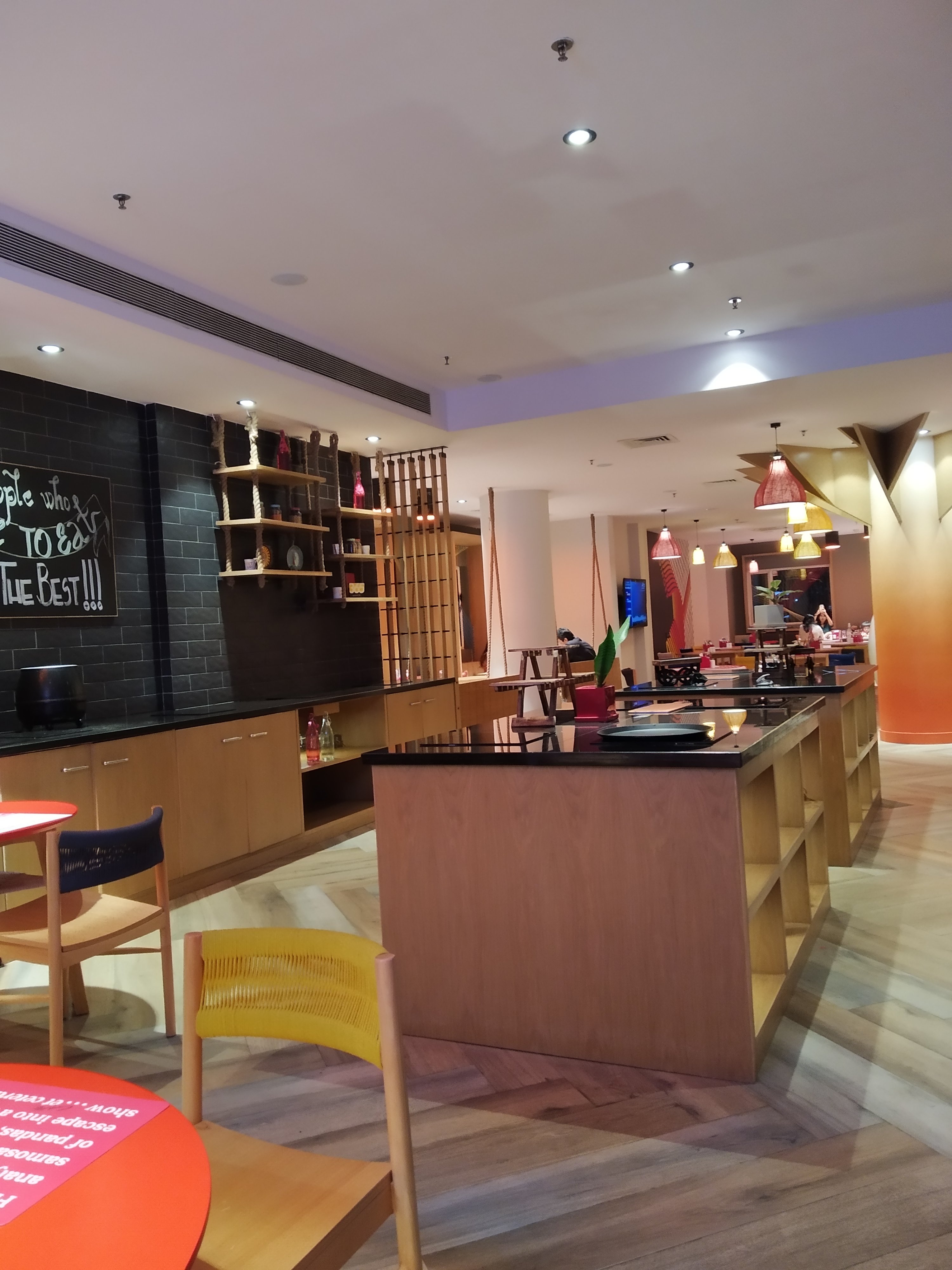 浦那瓦卡达金杰酒店-餐饮