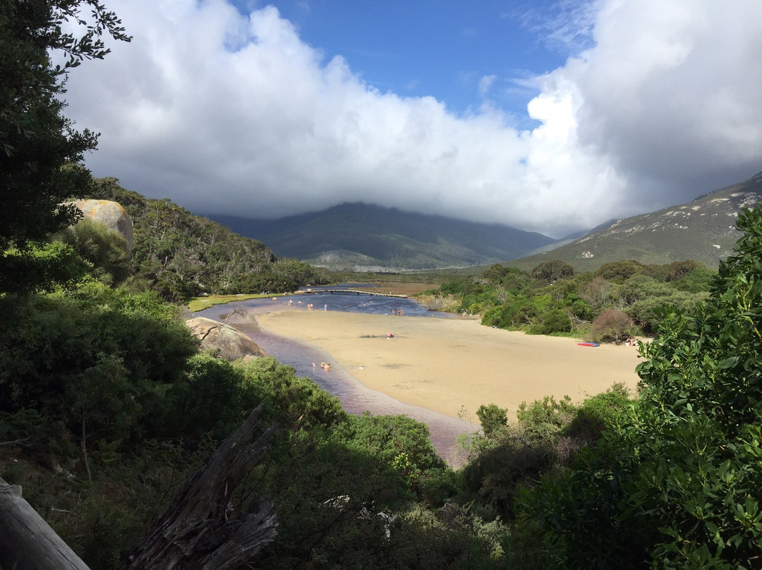 Tidal River Footbridge景点图片