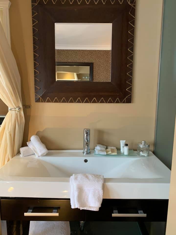 Leaside Executive Apartments-浴室