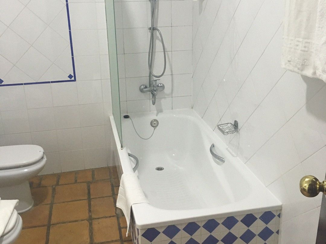 岗萨罗酒店主图