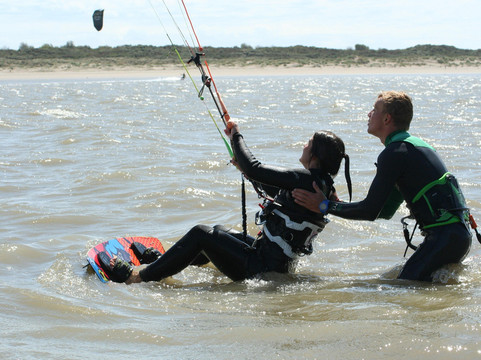 LearnKiteboardingNow-Oostvoorne必去景点