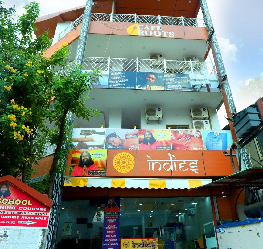 Yog Stay Hotel Laxman Grand主图