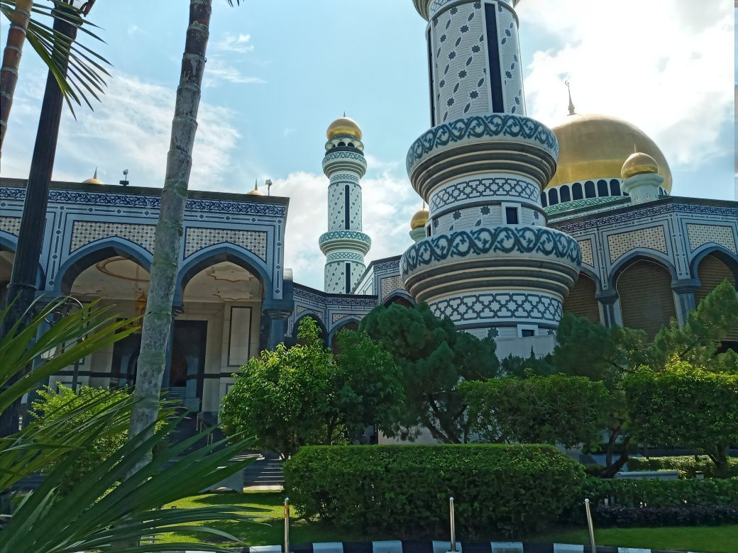 Hassanal Bolkiah Mosque-Tutong必去景点