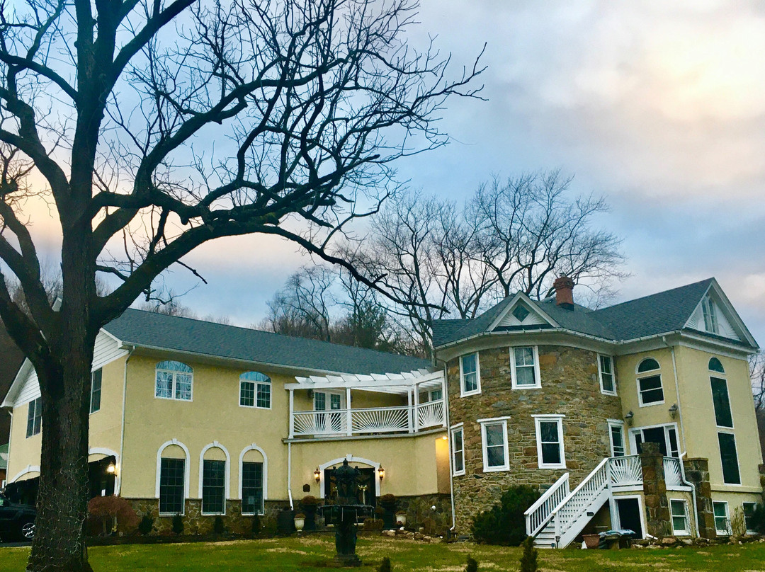 Stone Manor Boutique Inn主图