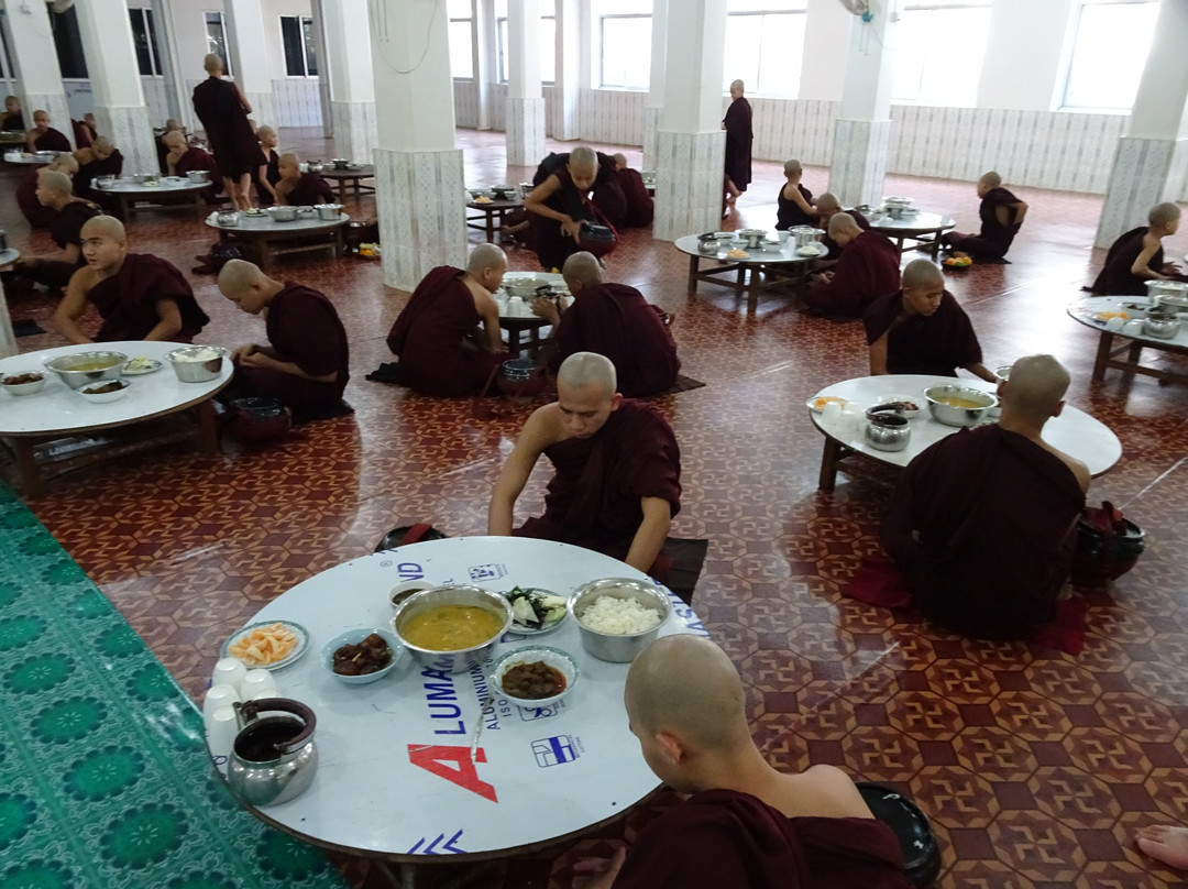 Kyaly Khat Wai Monastery景点图片