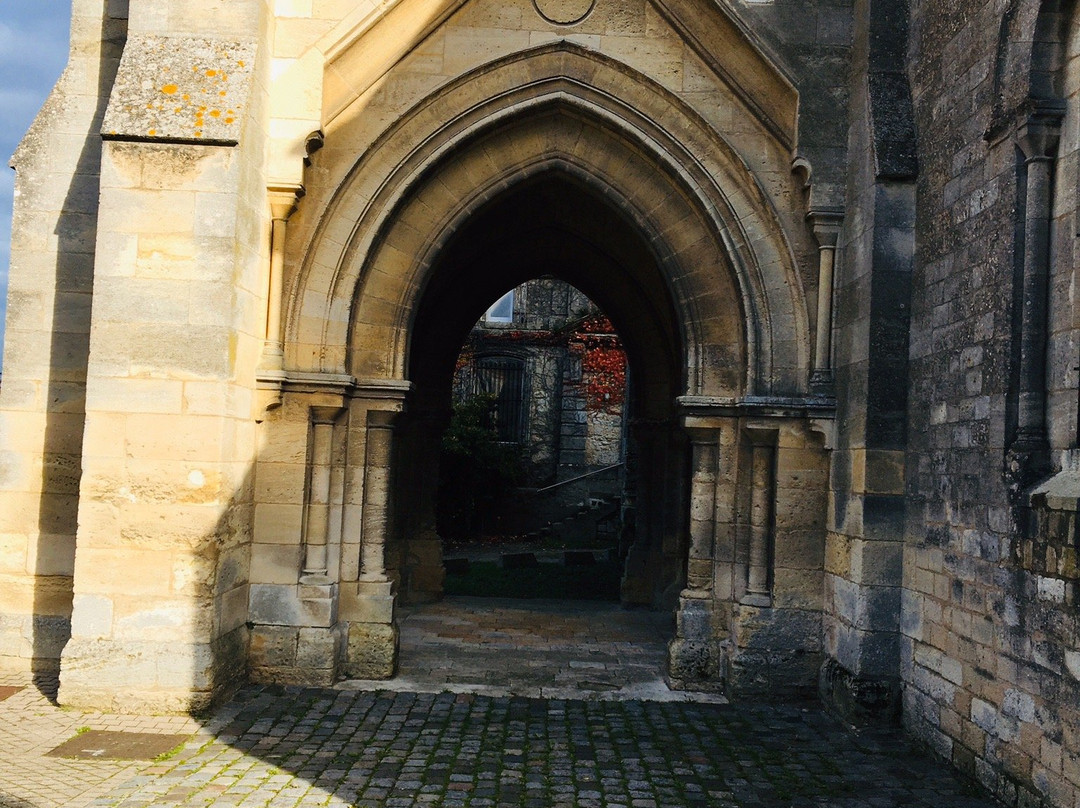 Eglise Saint-Pierre景点图片