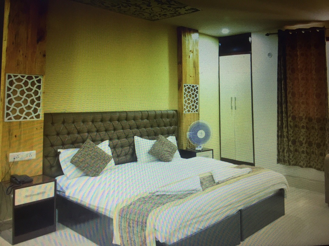 萨尔维什瓦瑞酒店主图