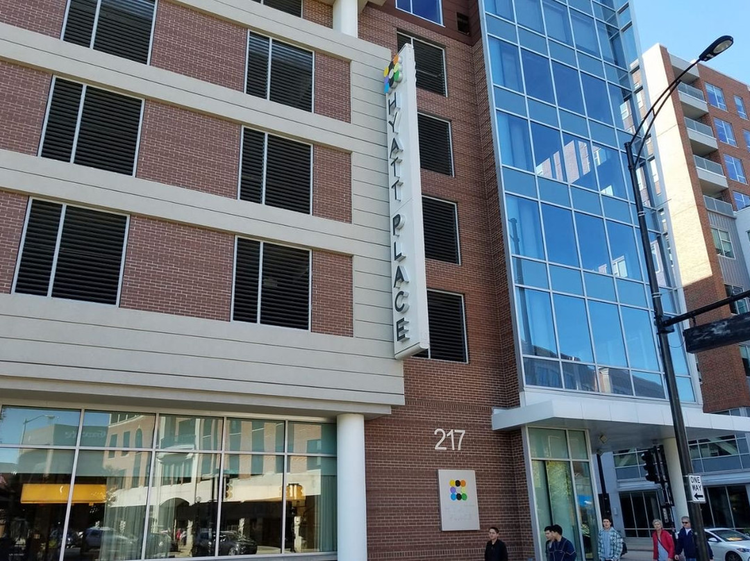 哈亚特帕拉斯香滨/厄巴纳酒店主图