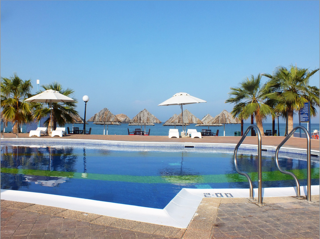 皇家海滩度假酒店主图