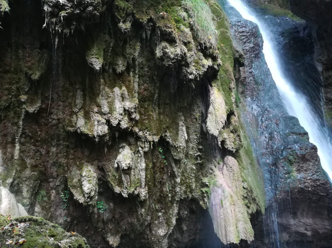 Hinanger Wasserfall景点图片