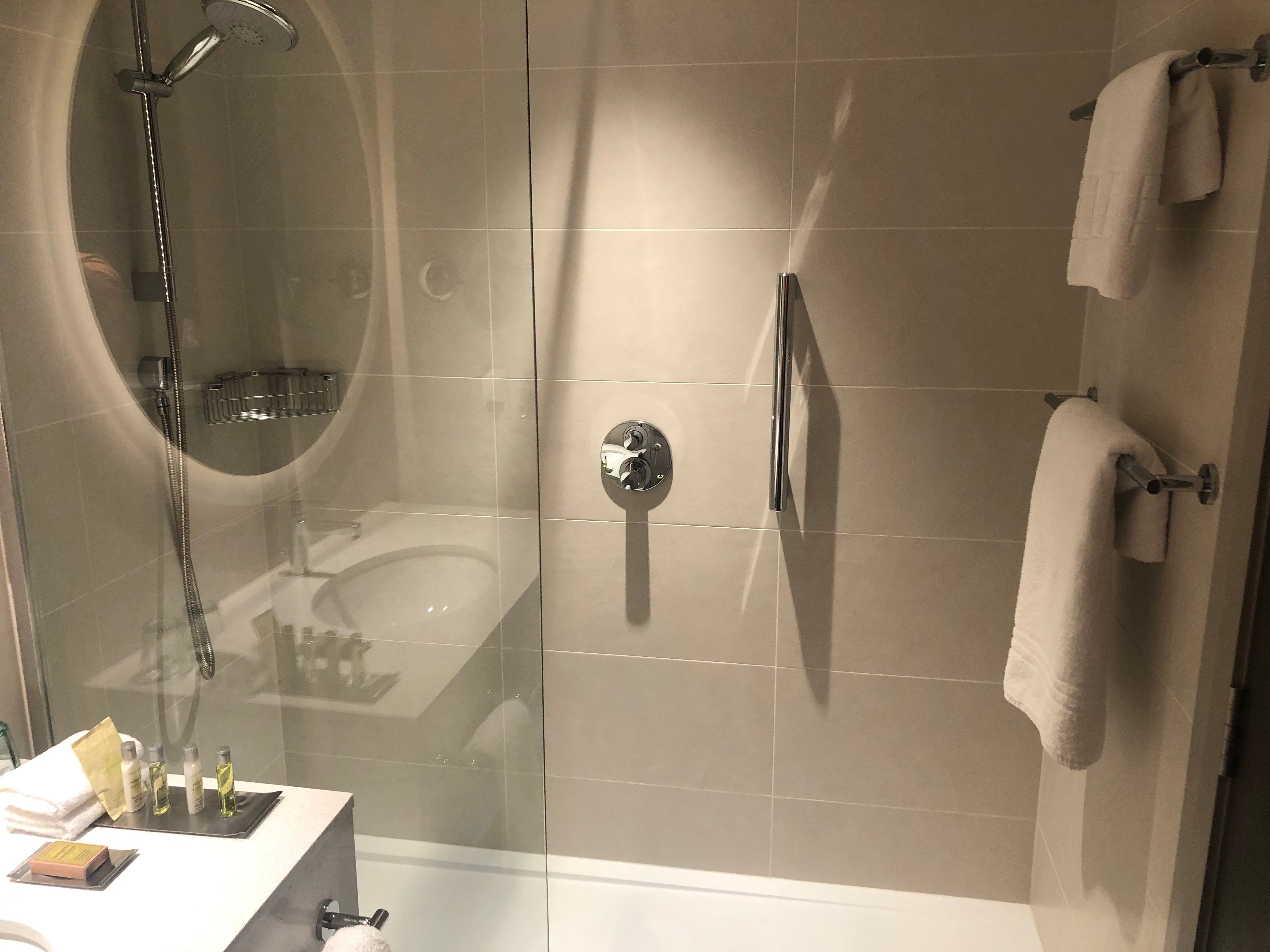 Hilton Aberdeen TECA-浴室