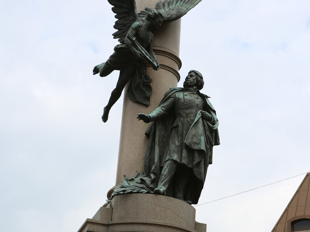 Adam Mickiewicz Monument-利沃夫必去景点