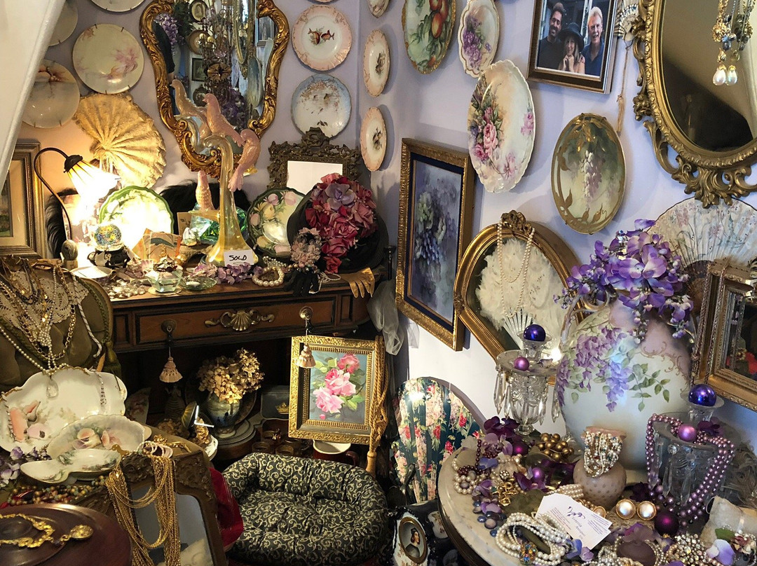 Wisteria Antiques景点图片