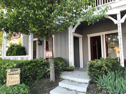 Toretti Family Vineyard Tasting Room