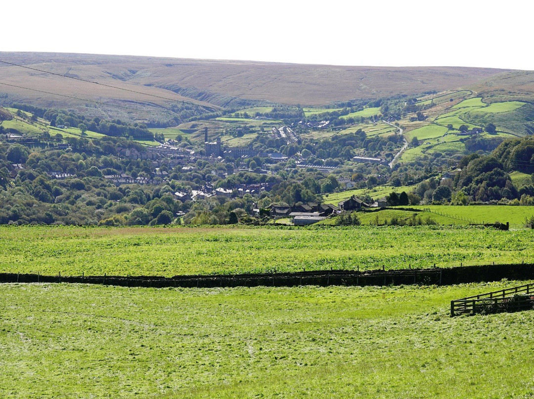Hill Top Slaithwaite Reservoir-Slaithwaite必去景点