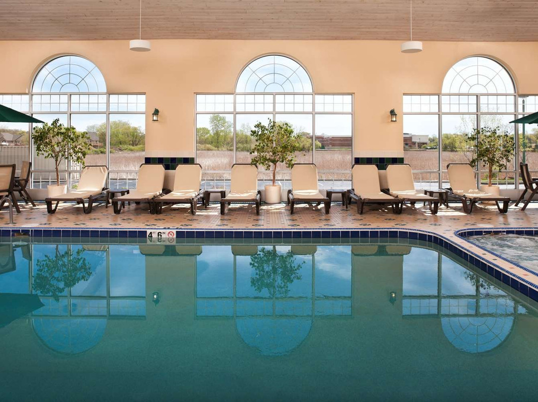 Country Inn & Suites by Radisson, Milwaukee West (Brookfield), WI主图