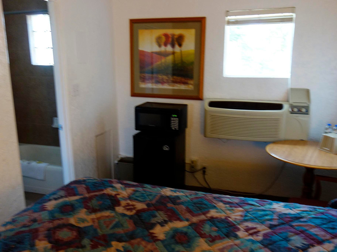 Circle S Lodge主图