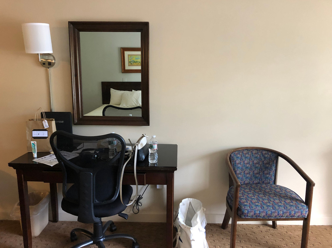 Silver Fox Inn主图