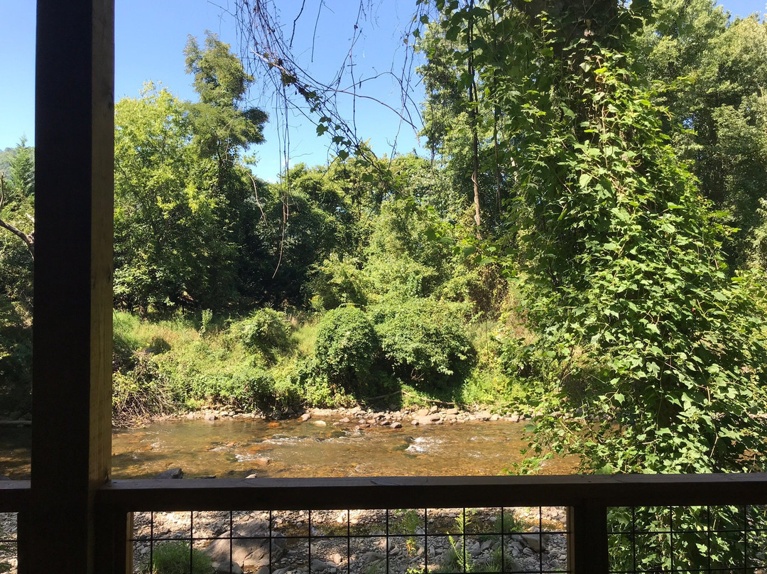 Hot Springs Resort & Spa主图