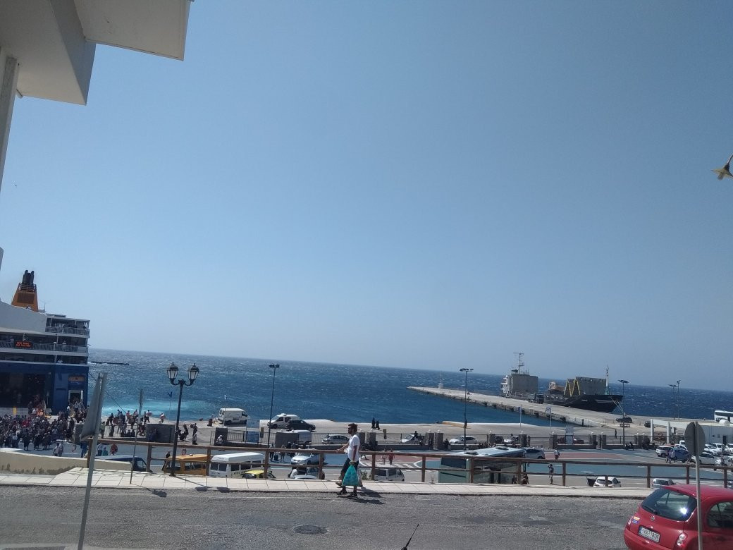 Leandros Hotel主图