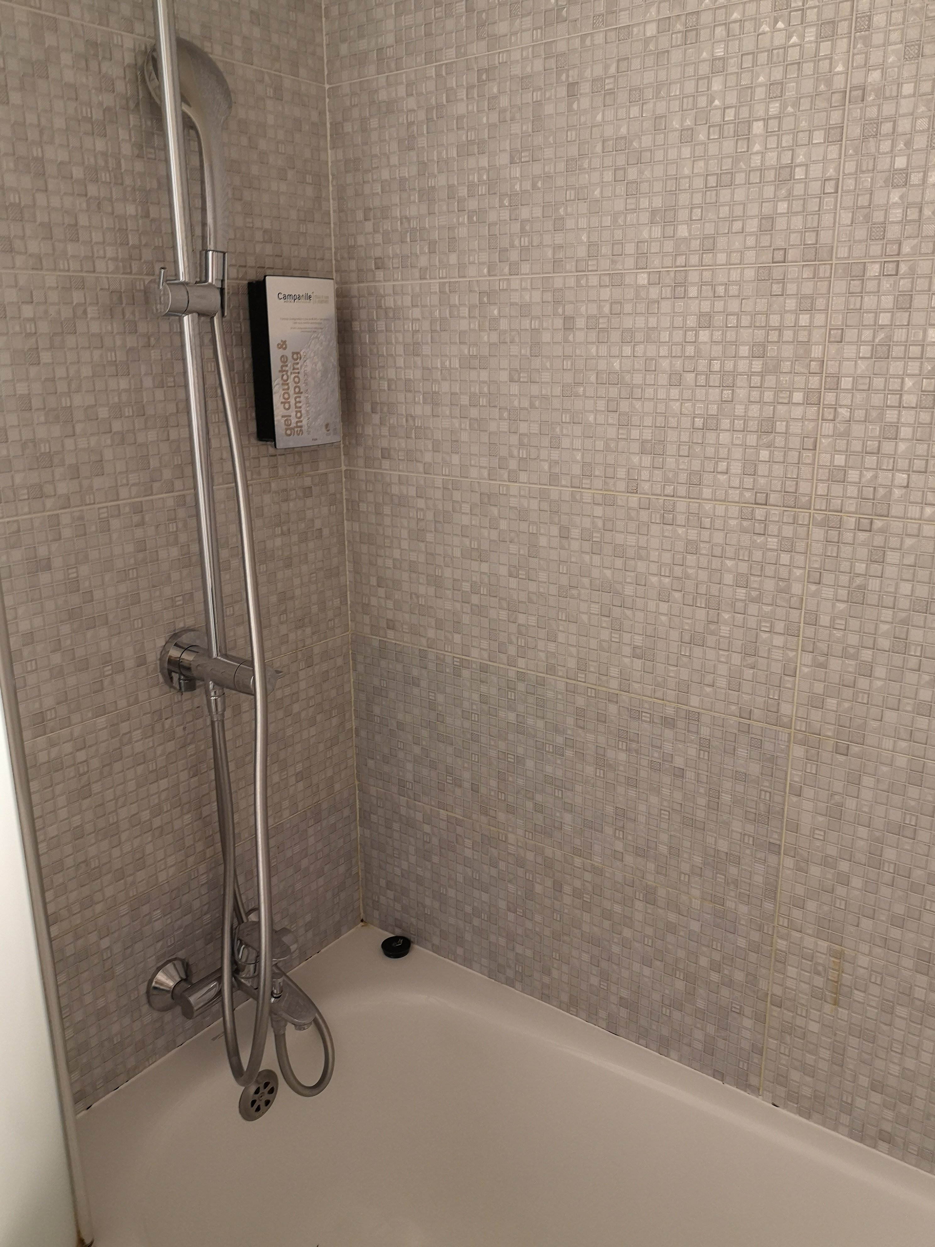 钟楼埃克斯勒班酒店-浴室