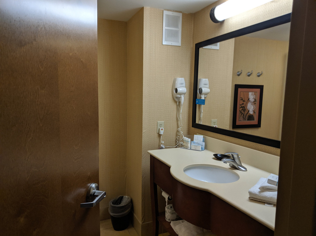 Hampton Inn Utica主图