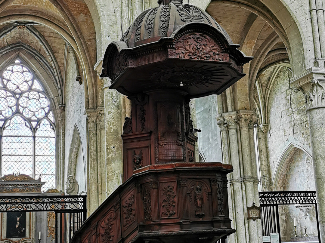 Noyon Cathedral and Library-Noyon必去景点