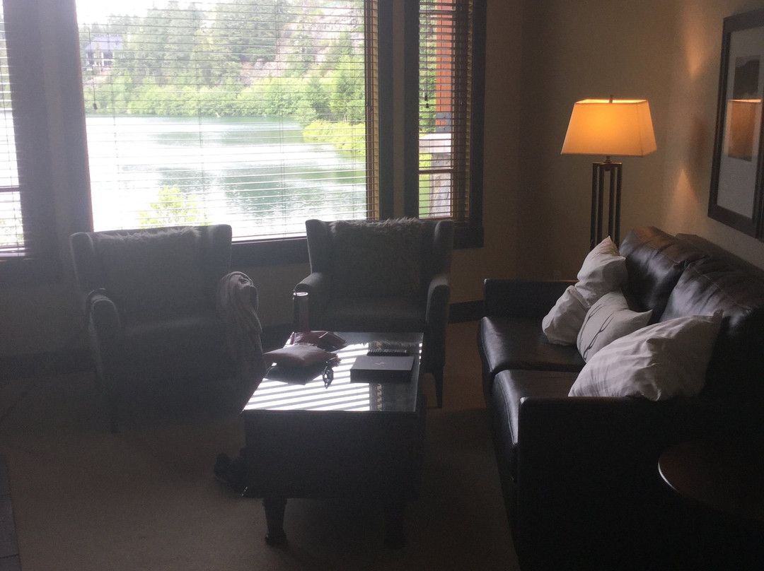 尼塔湖旅舍主图