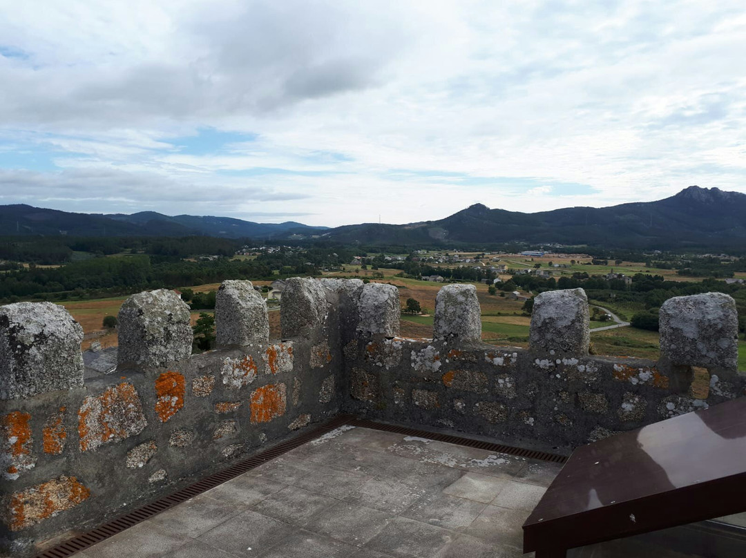 Torre del Mariscal Pardo de Cela-Alfoz必去景点