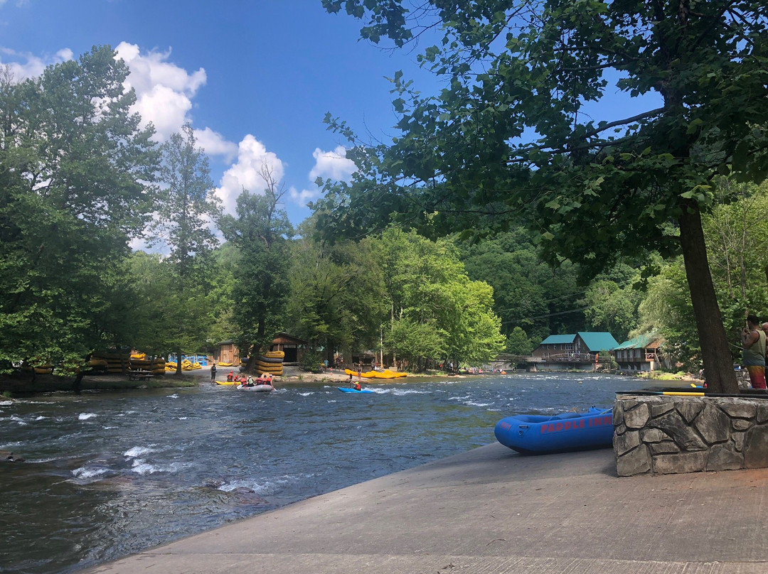 Brookside Campground and Rafting景点图片