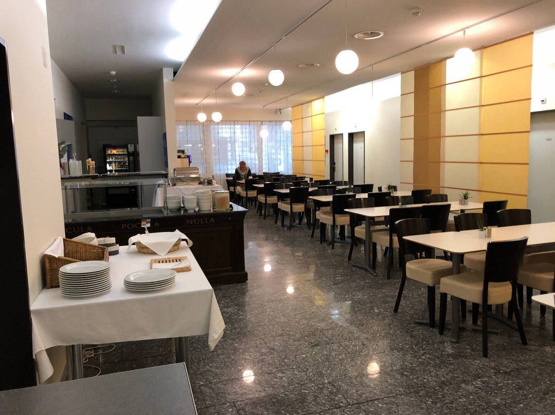 苏尔塞酒店主图