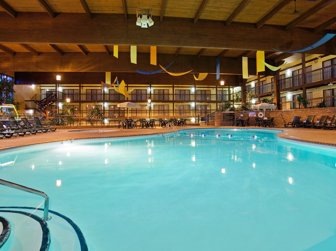 Holiday Inn Saint Louis West at Six Flags by IHG主图