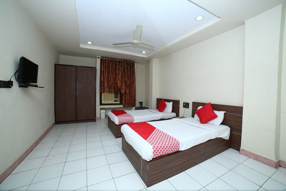 OYO 1067 Hotel Surbhi主图