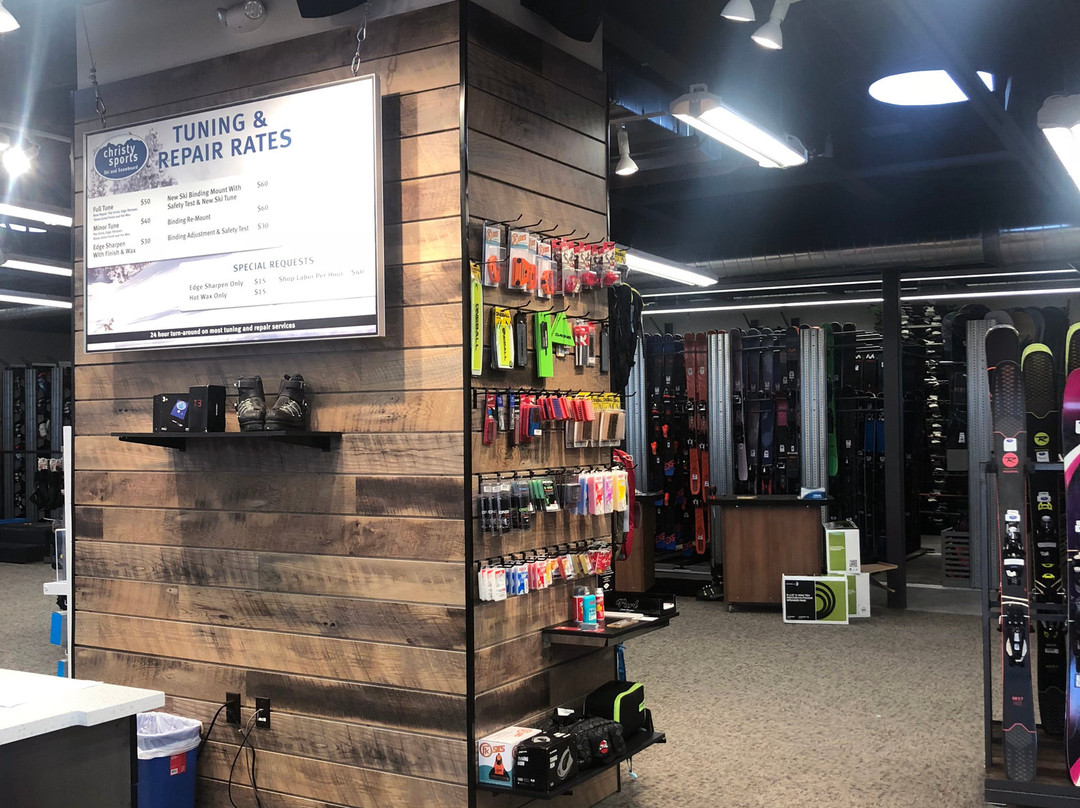 Christy Sports Ski and Snowboard-迪龙必去景点